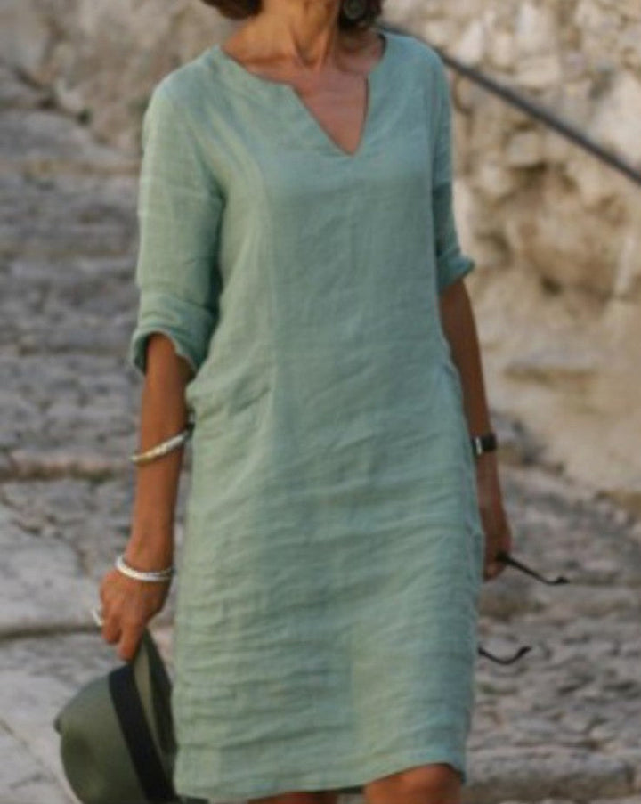 Aarna | Robe en lin décontractée à col en V avec coupe relaxe pour femmes