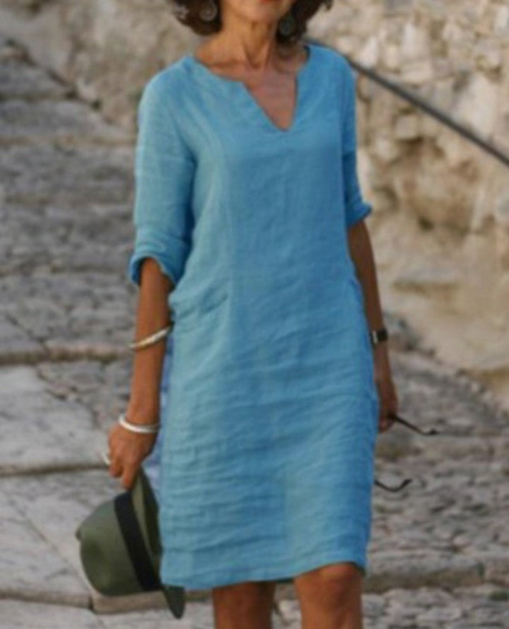 Aarna | Robe en lin décontractée à col en V avec coupe relaxe pour femmes