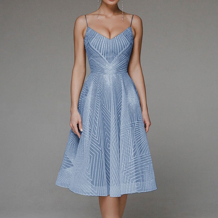 Nika | Robe élégante à silhouette moderne pour femme